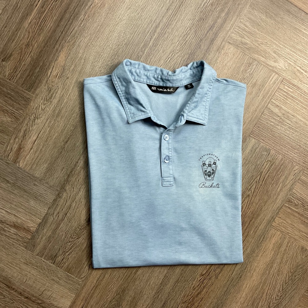 Travis Mathew Buckets Beer Graphic Golf Tennis Polo Shirt Mens XXL Light Blue